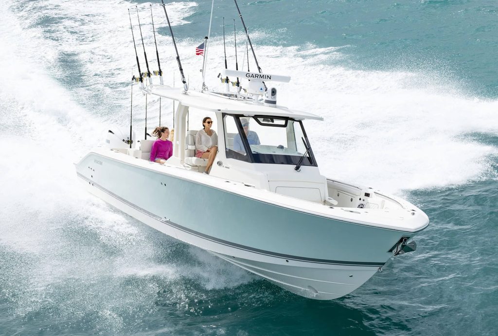 pursuit-s-328-sport-running-at-you