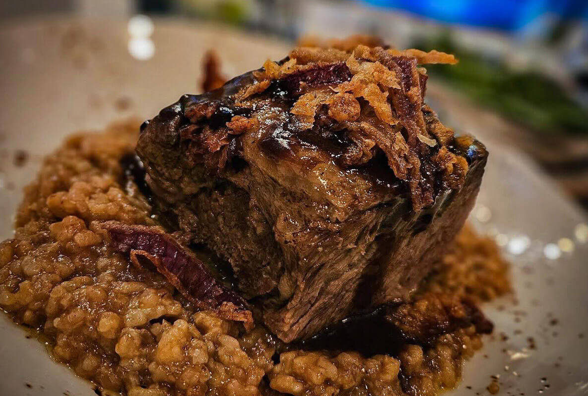 these-guys-brewing-at-american-wharf-braised-short-rib