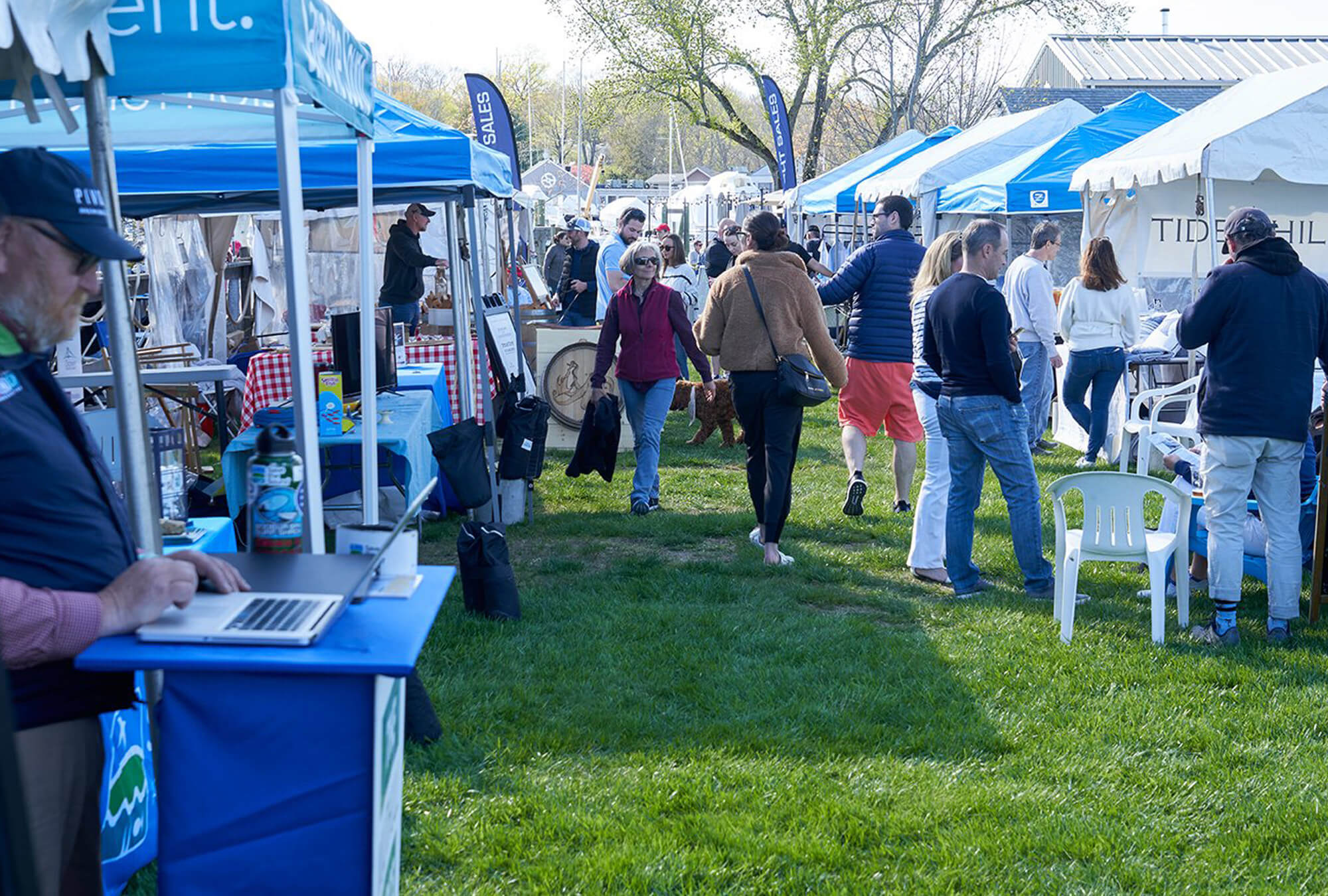 ct-boatshow-booths-outside