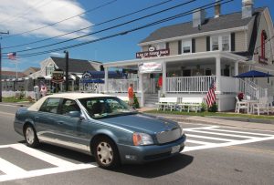 hyannis-tr-black-cat