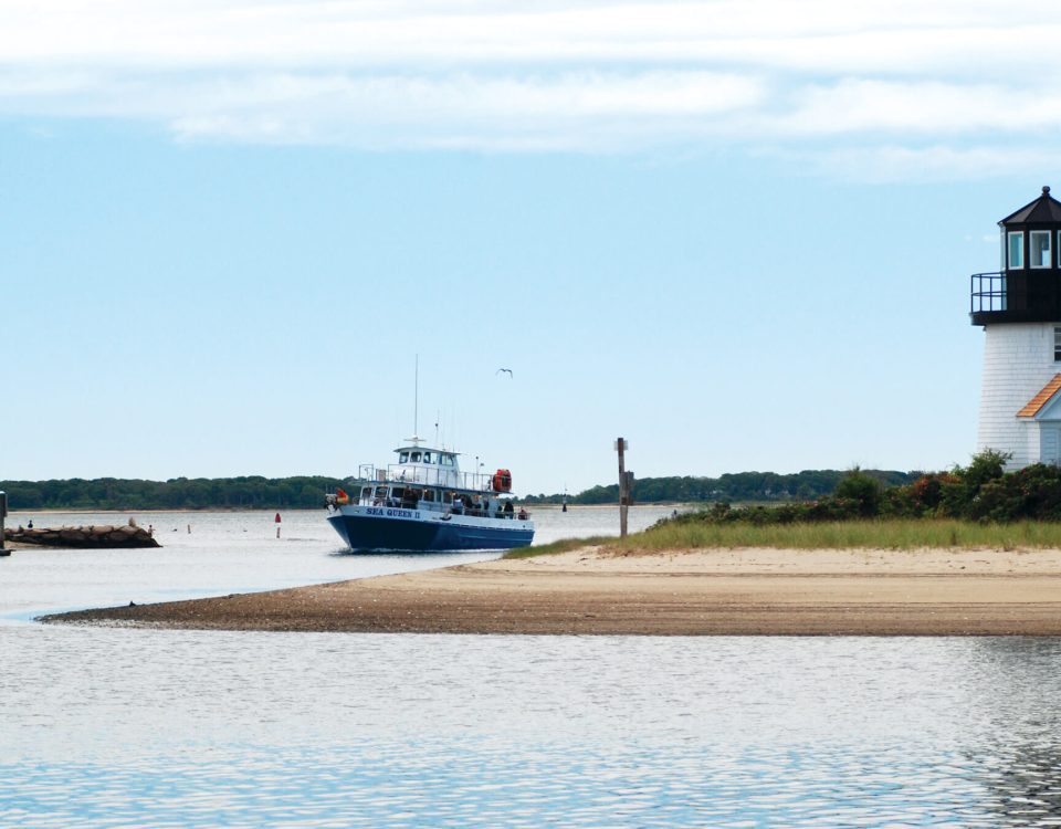 hyannis-tr-lewis-bay-lighthouse