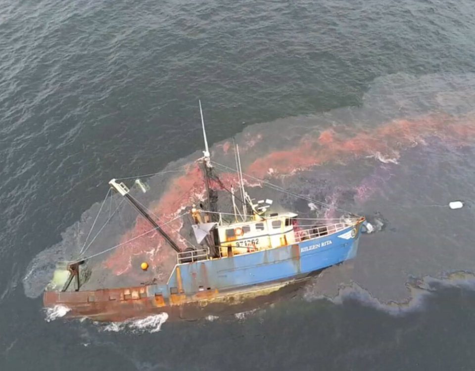 grounded-vessel-eileen-rita-coast-guard-photo