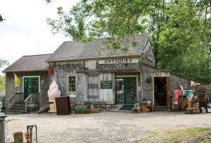 tiverton-az-peters-attic-antique