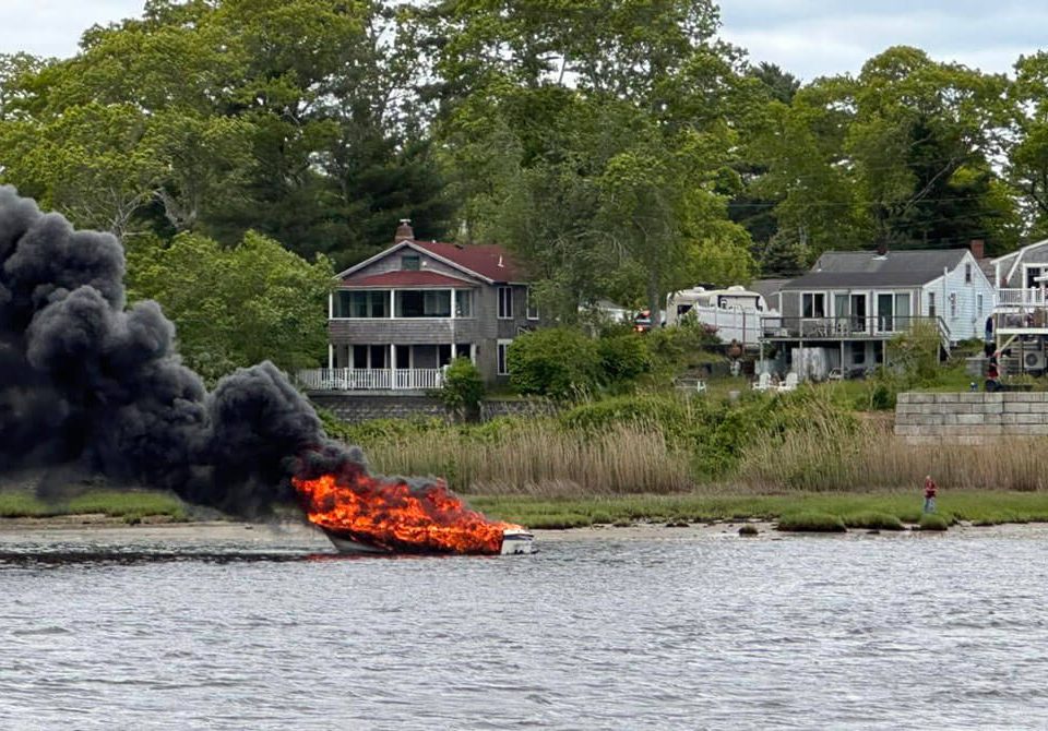 Wareham-Boat-Fire-1