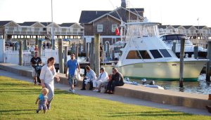 watchhill-napatree-eb-waterfront-stroll-700x400