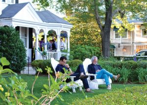 edgartown-lg-relaxing-700x500