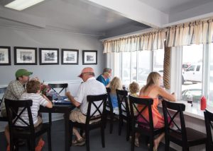 stony-creek-cd-restaurant-patrons