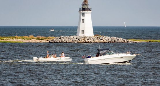 bridgeport-blackrockharborlight-fayerweather-lighthouse-adobe-stock
