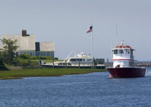 harwich-port-tc-working-boat