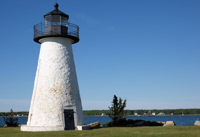 mattapoisett-ned-pt-light-wikipedia-balon-greyjoy