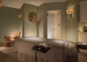 A treatment room. Photo courtesy of Chatham Bars Inn. luxurious-spas-chatham-bars-inn-treatment-room