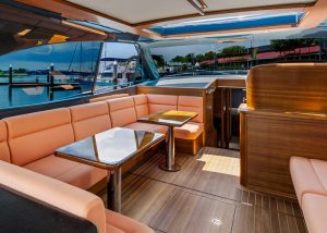 palm-beach-yachts-gt60-salon