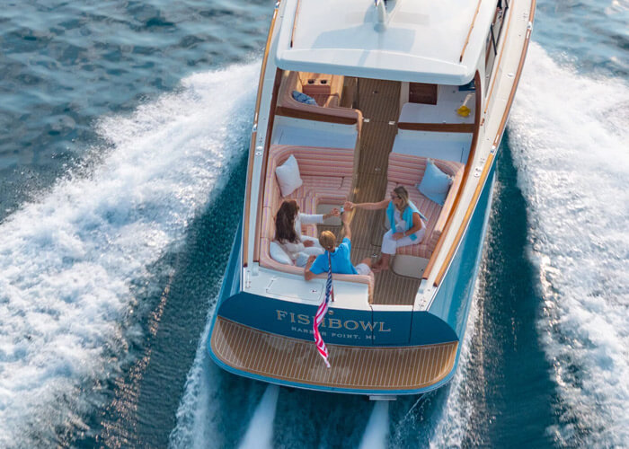 hinckley-picnic-boat-39-port-view