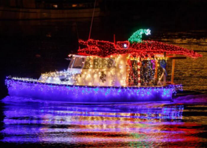 holiday-parade-boothbay-harbor-chamber-of-commerce-photo