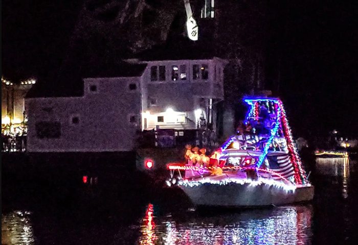 holiday-parade-mystic-chamber-of-commerce-photo-2