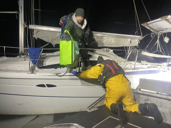 iced-in-sailboat-lake-champlain-2-nydec-photo