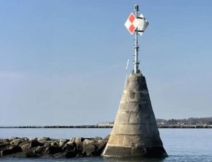 old-saybrook-light-coast-guard-photo