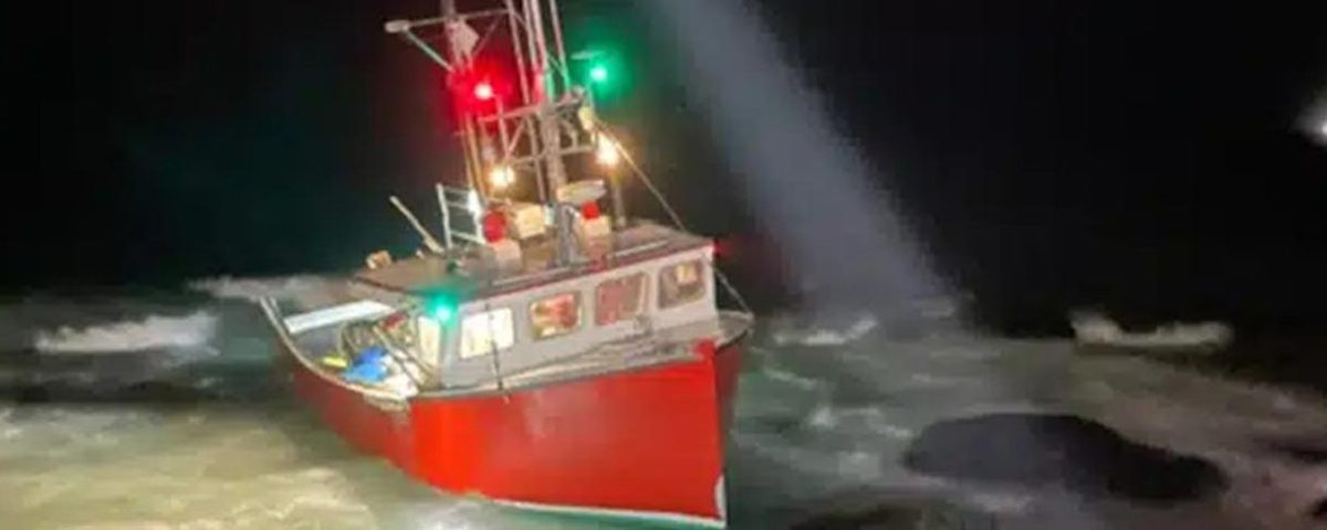 gloucester-fishing-boat-rescue-photo-gloucester-fire