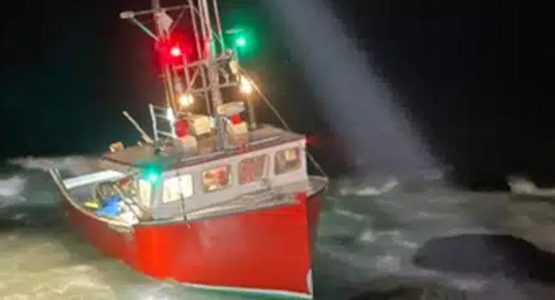 gloucester-fishing-boat-rescue-photo-gloucester-fire