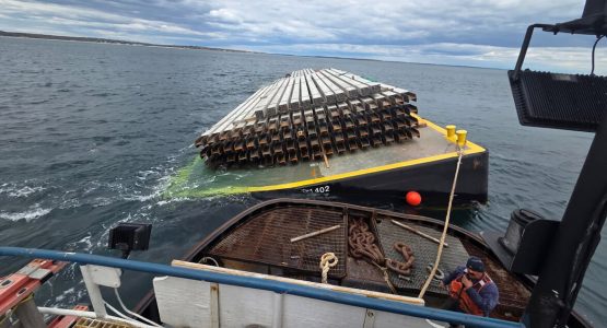 barge-refloated-uscg-photo-2