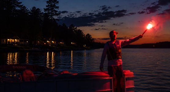 boat-safety-lake-boating-flare