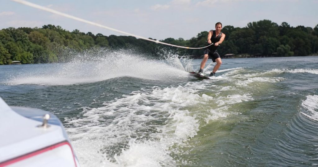 Vermont Tightens Wake Boat Rules, Expands Restrictions on Popular Lakes